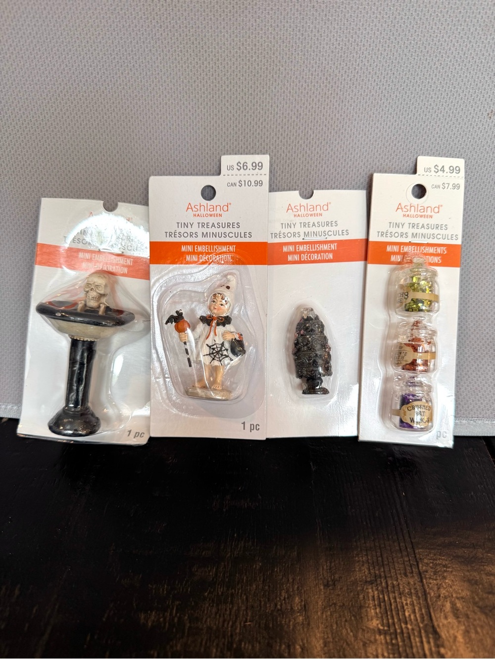 Ashland Tiny Treasures Halloween Mini Embellishments - girl trick or treat, cake